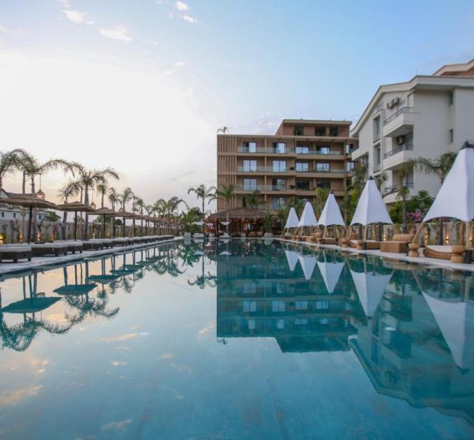 REGINA PALM RESORT