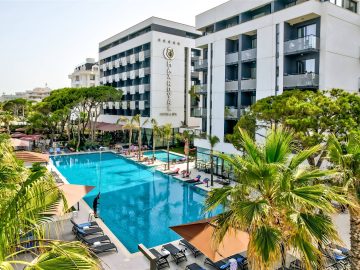 ROYAL G DELUXE HOTEL & SPA