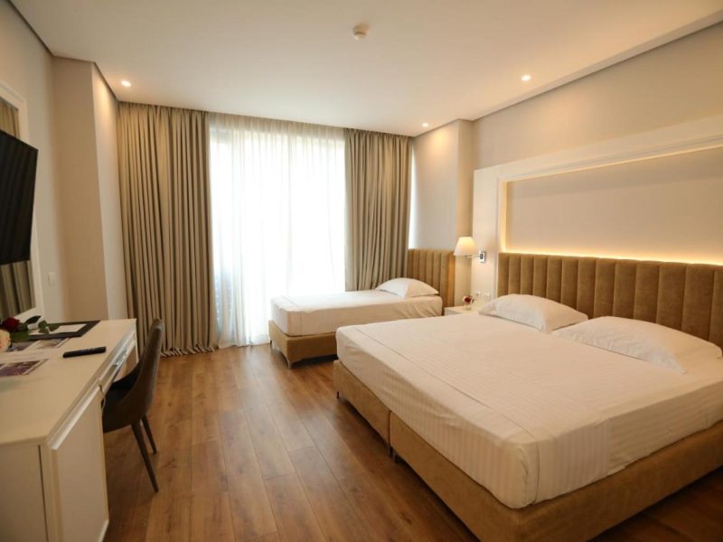 Dhoma treshe (All Inclusive)