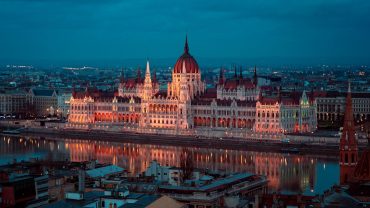 Zbuloni Magjinë e Budapestit me Sharr Travel