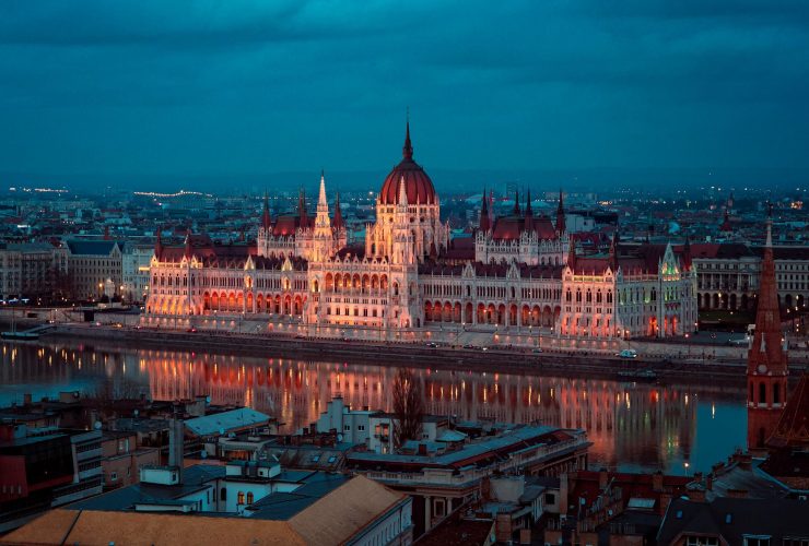 Zbuloni Magjinë e Budapestit me Sharr Travel