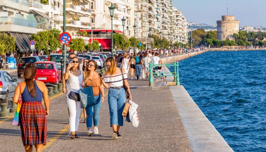 Një fundjavë mes dritave dhe detit