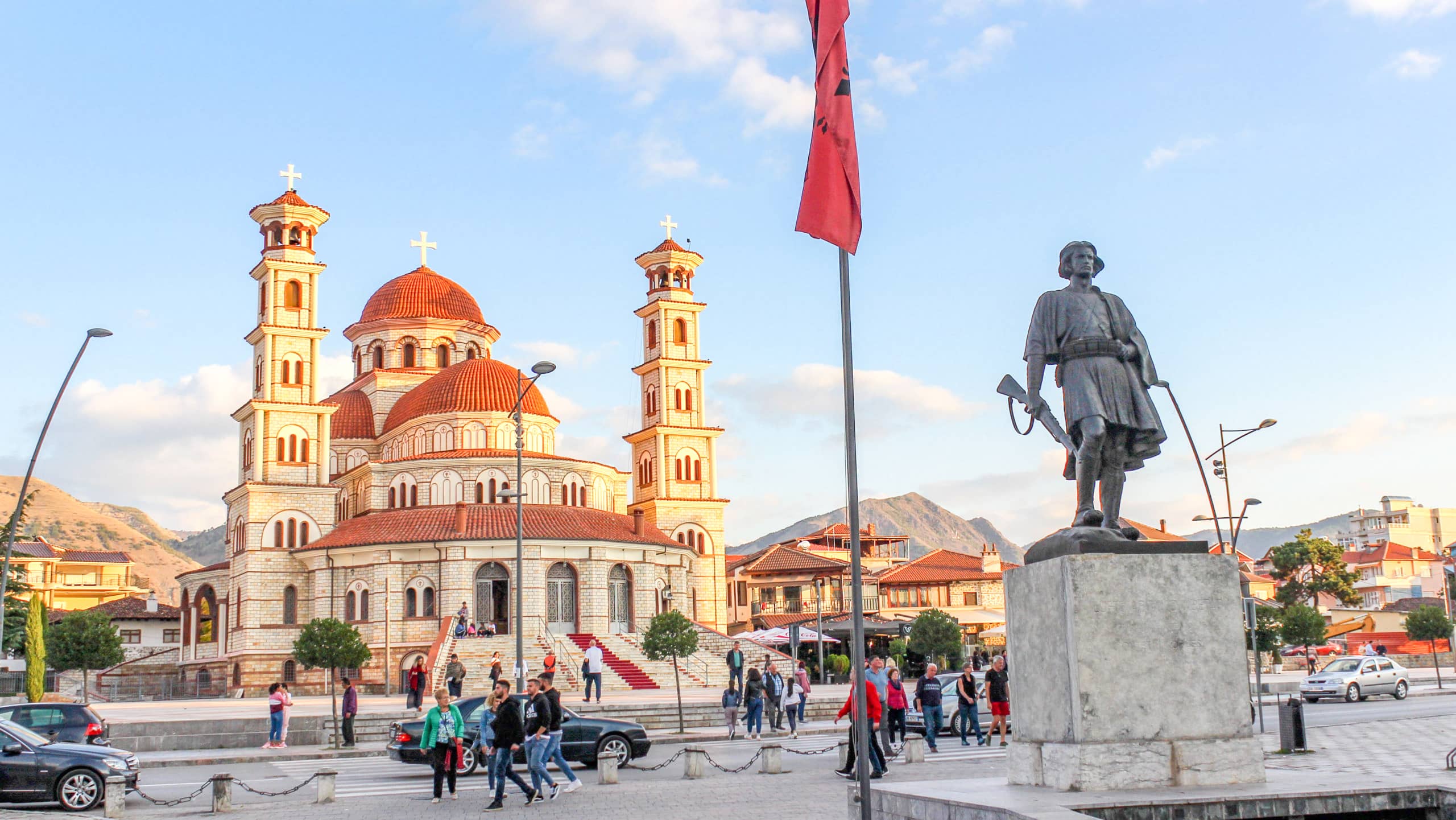 Koha ideale me vizitu Korçën